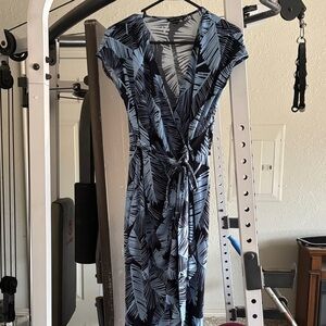 Maggy London Blue and Black Leaf Print Midi Dress